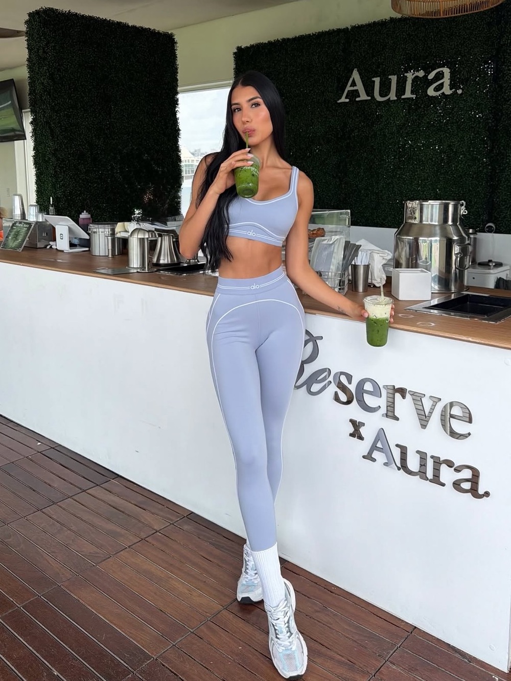 Aura Seamless Light Gray High-Waist Leggings & Crop Sports Bra Set